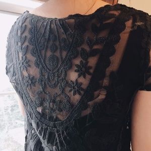 Medium Floral lace sheer blouse. Fit for layering